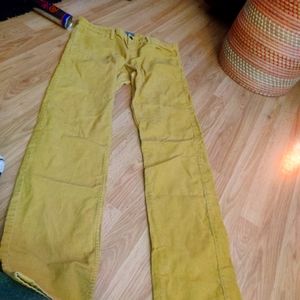 Club Monaco Courderoy.